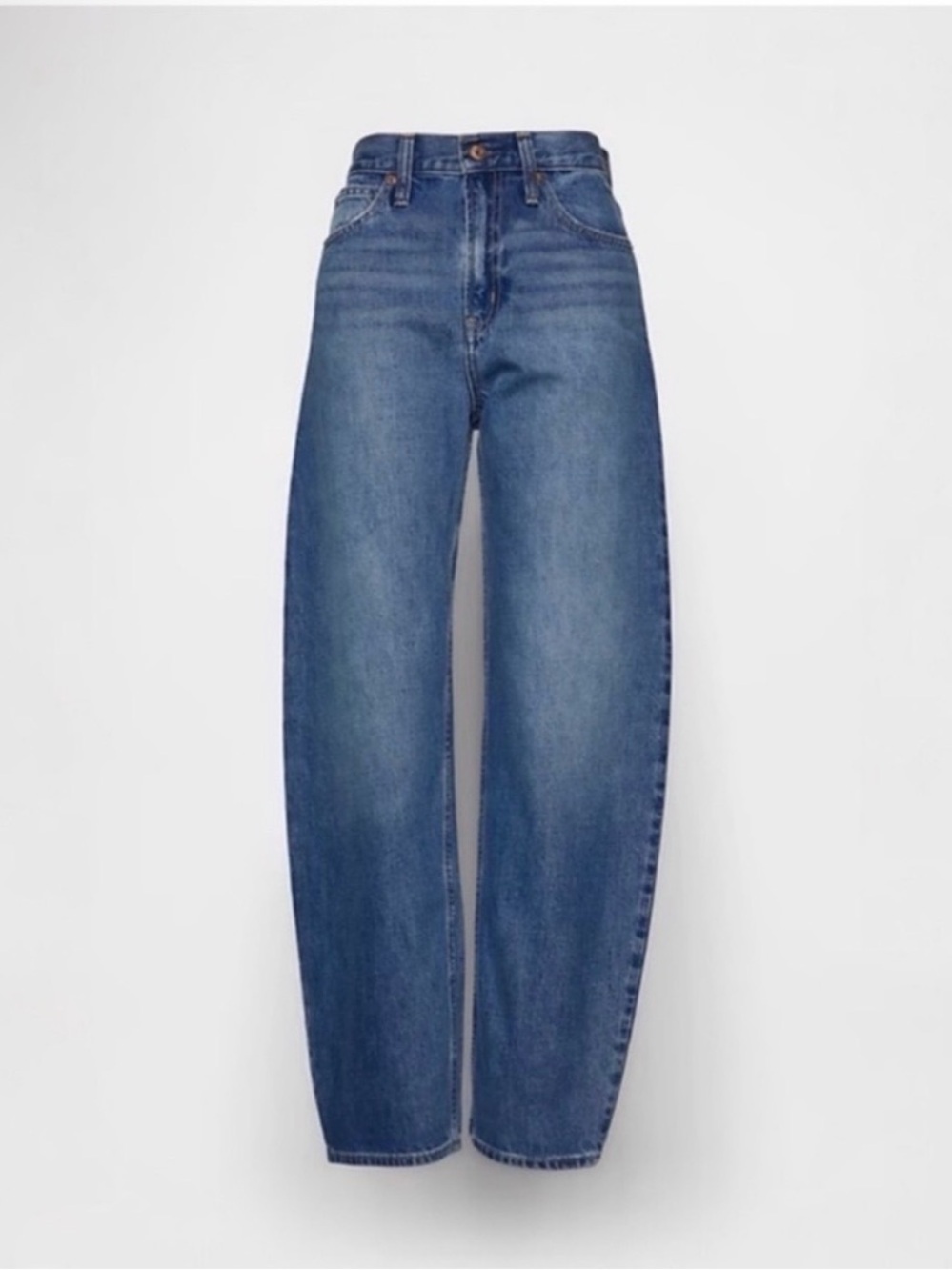 NWOT GAP High Rise Barrel Jeans
30/10 Regular